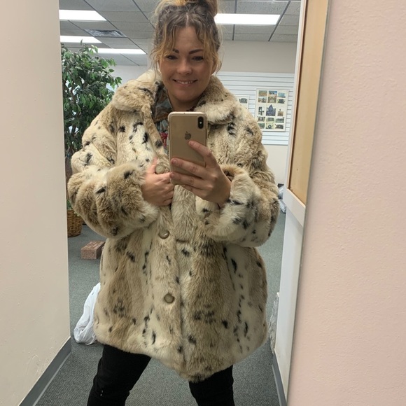 Welcome to my closet! - Picture 8 of 9